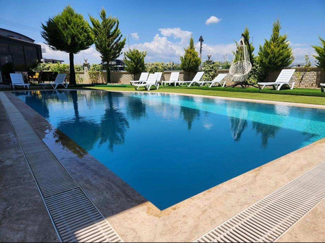 Gardenya Lara Suit Hotel Анталия Екстериор снимка